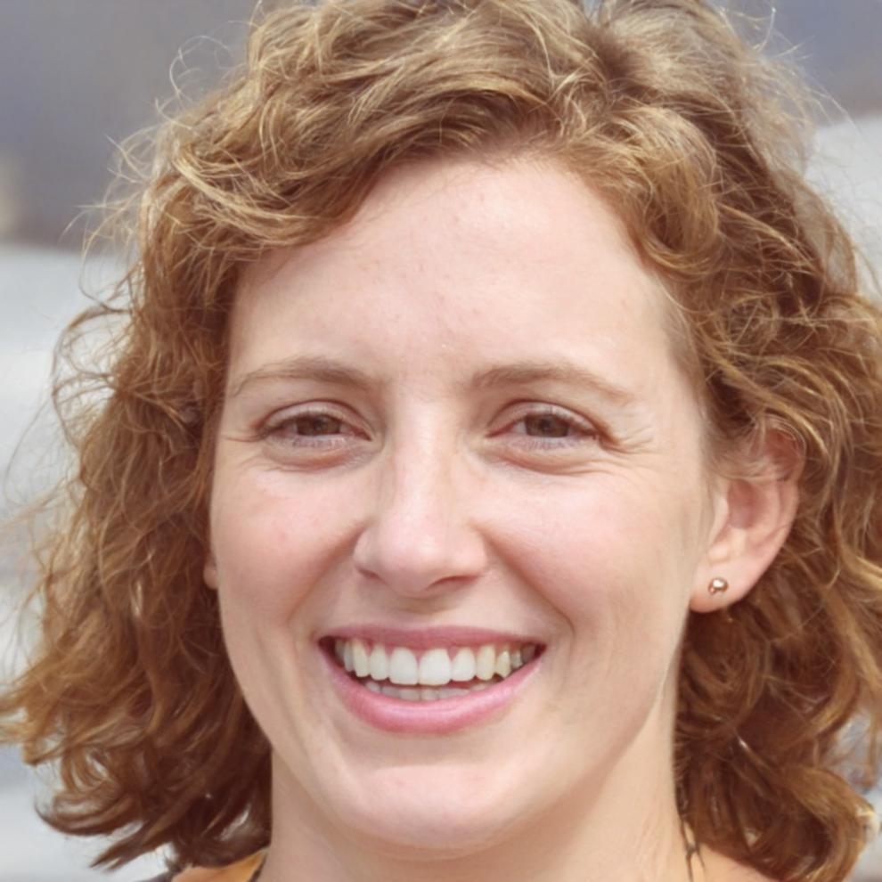 Portrait de Camille Bergström, experte en gestion de risques personnels